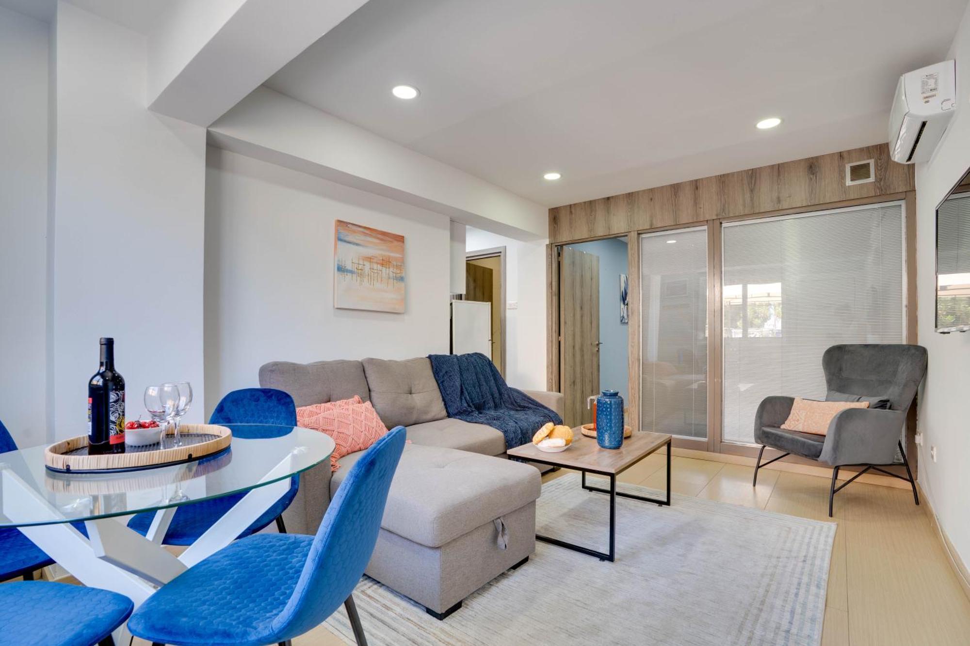 Atlantis Apartments 50M From Makenzy Seafront Larnaca Exterior photo