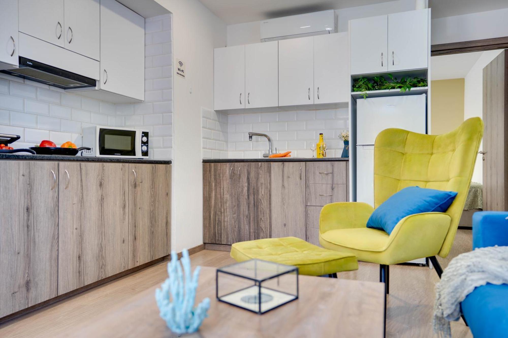 Atlantis Apartments 50M From Makenzy Seafront Larnaca Exterior photo