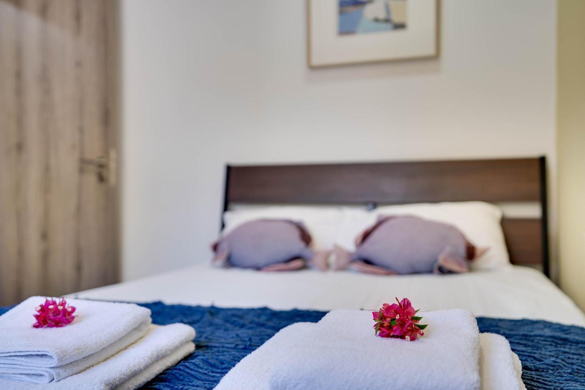 Atlantis Apartments 50M From Makenzy Seafront Larnaca Exterior photo
