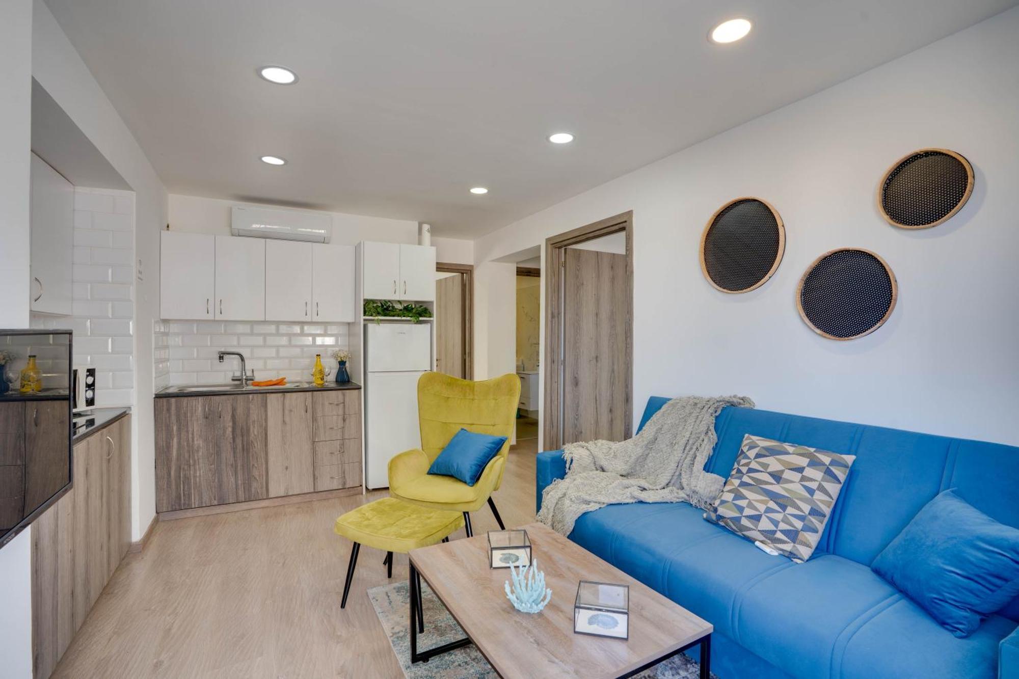 Atlantis Apartments 50M From Makenzy Seafront Larnaca Exterior photo