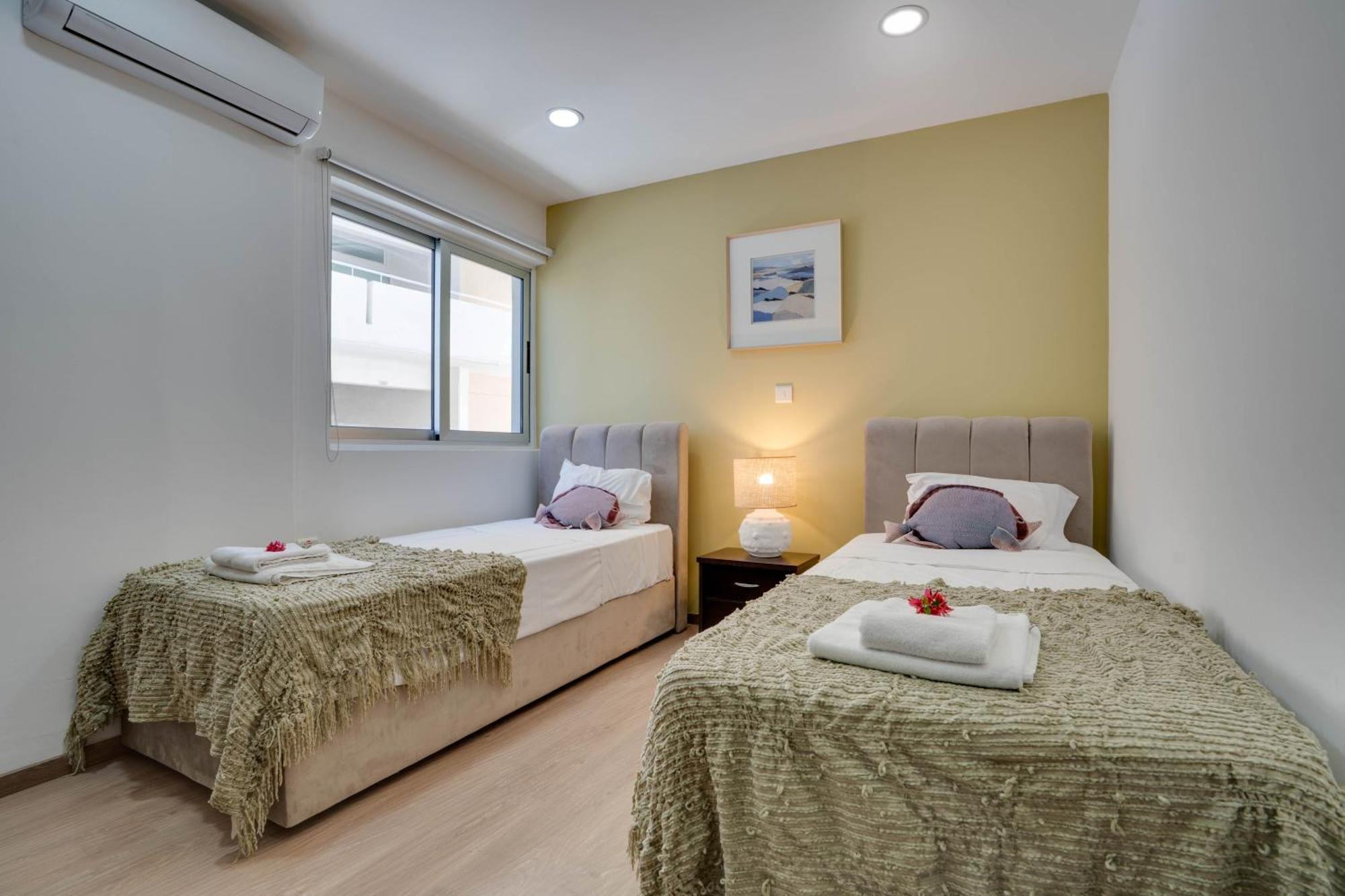 Atlantis Apartments 50M From Makenzy Seafront Larnaca Exterior photo